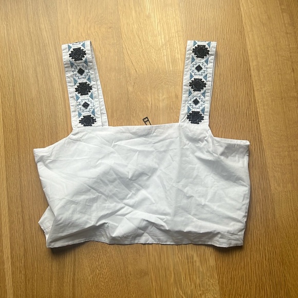 White crop top - Picture 1 of 3
